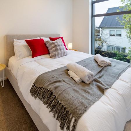 Stylish 3 Bedroom Home In Prime City With Garage Christchurch Exterior foto
