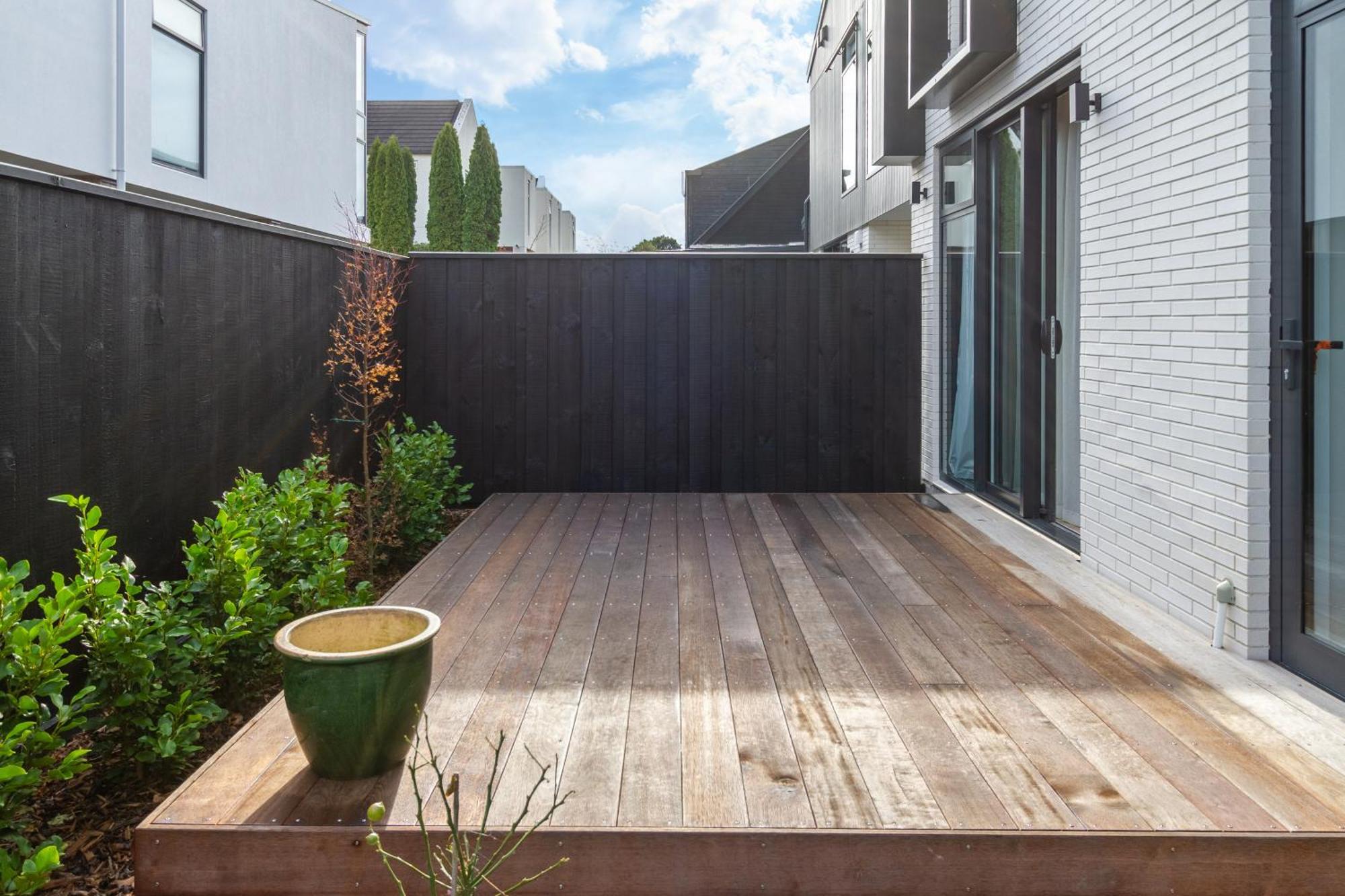 Stylish 3 Bedroom Home In Prime City With Garage Christchurch Exterior foto